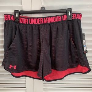 NWT Size Xl Under Armour Black/ Pink Shorts